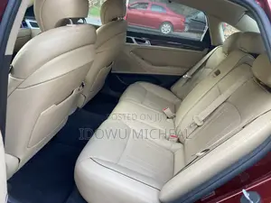 Hyundai Genesis 3.8 4dr Sedan AWD (3.8L 6cyl 8A) 2015 Maroon