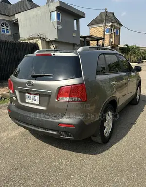Kia Sorento LX 2012 Gray