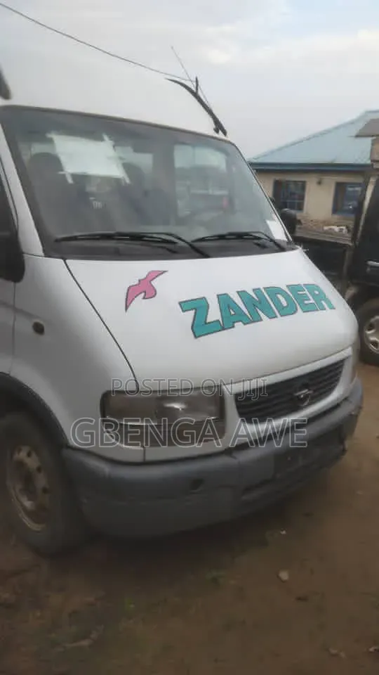 Opel Vivaro 2002 White