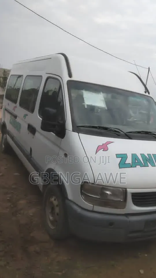 Opel Vivaro 2002 White