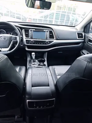 Toyota Highlander XLE 4x4 V6 (3.5L 6cyl 8A) 2018