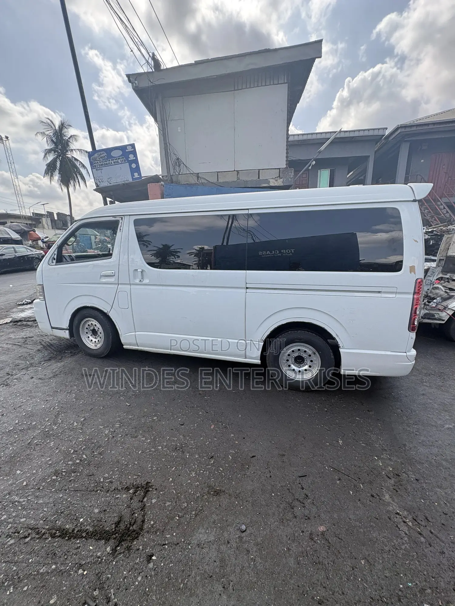 Toyota HiAce 2010 White