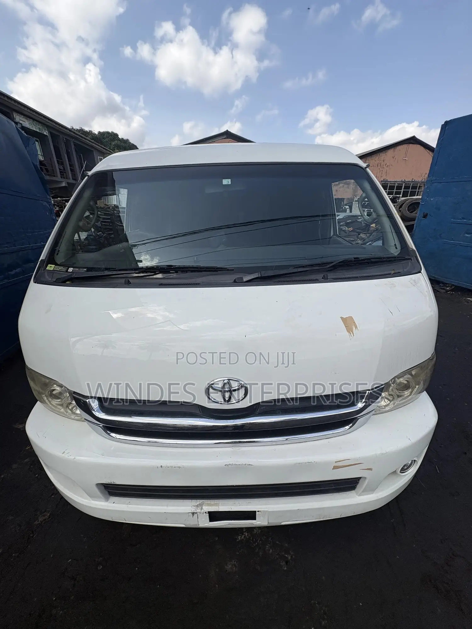 Toyota HiAce 2010 White