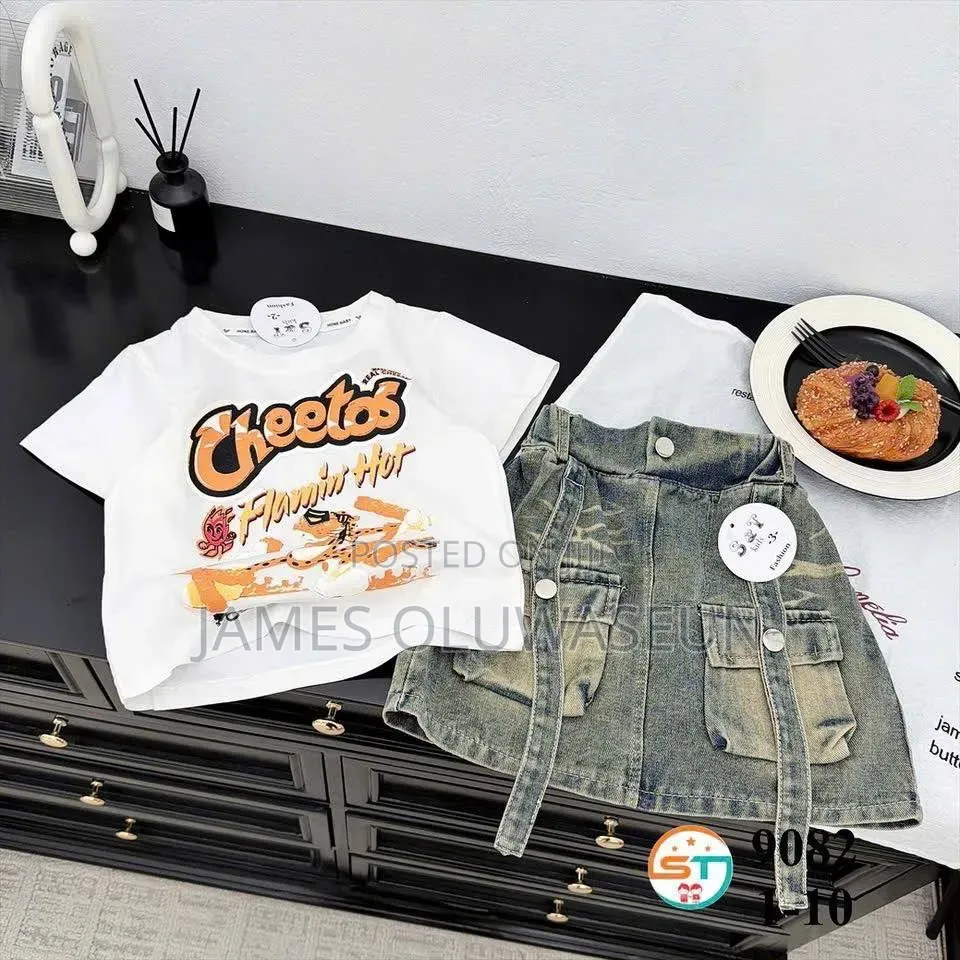 Cheetos 2 Piece Set 
Size: 1-6years
