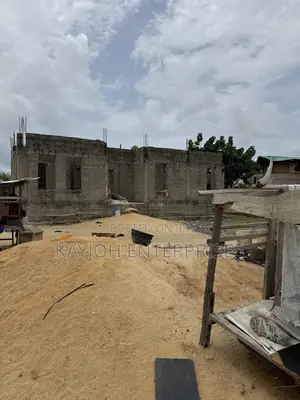 Incomplete 5bedroom Carcass in a Serene Neighborhood