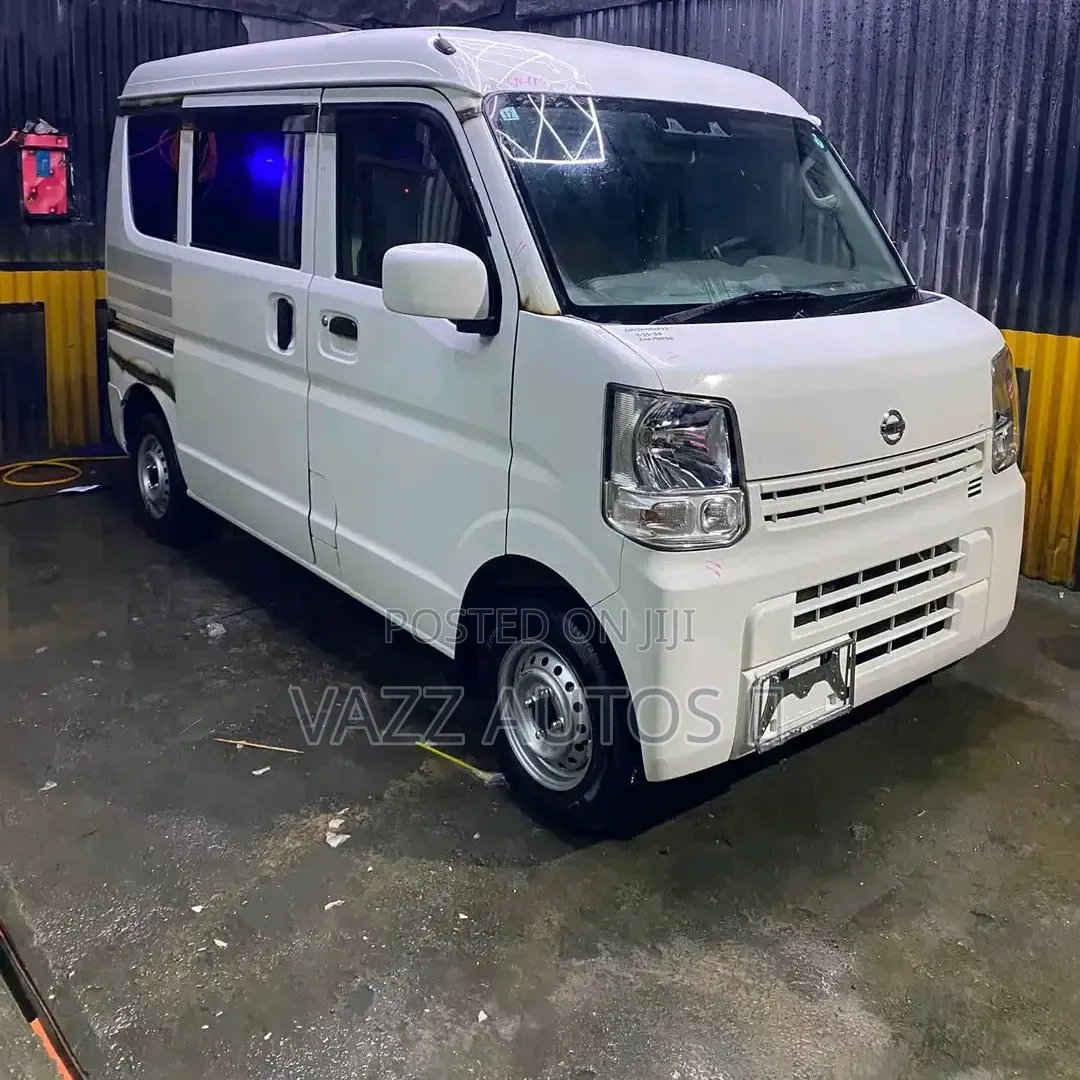 New Suzuki Every 2005 White