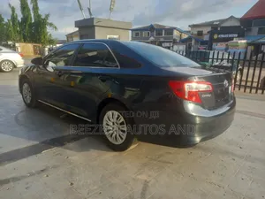 Toyota Camry LE 4dr Sedan (2.5L 4cyl 6A) 2012 Blue