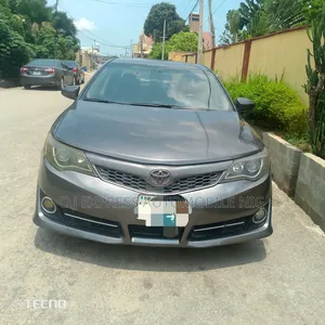 Toyota Camry SE V6 4dr Sedan (3.5L 6cyl 6A) 2012 Gray