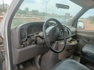 Ford E250 2004 White