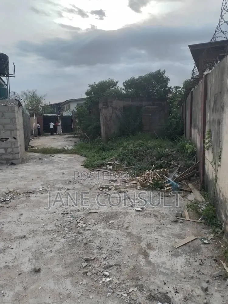 Demolishable Building for Sale