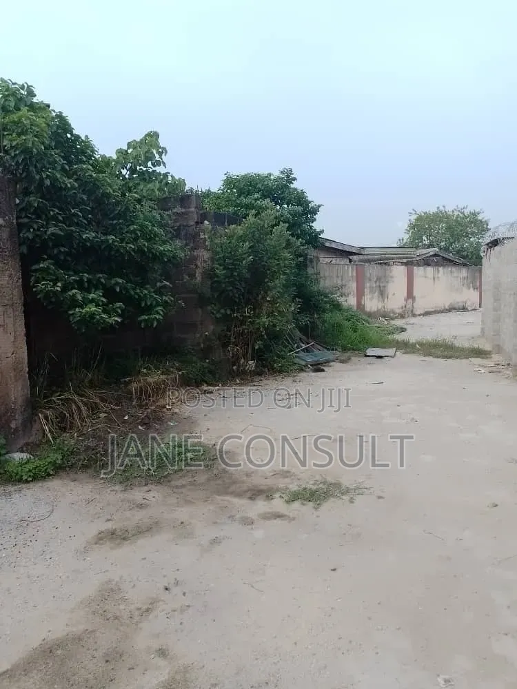 Demolishable Building for Sale