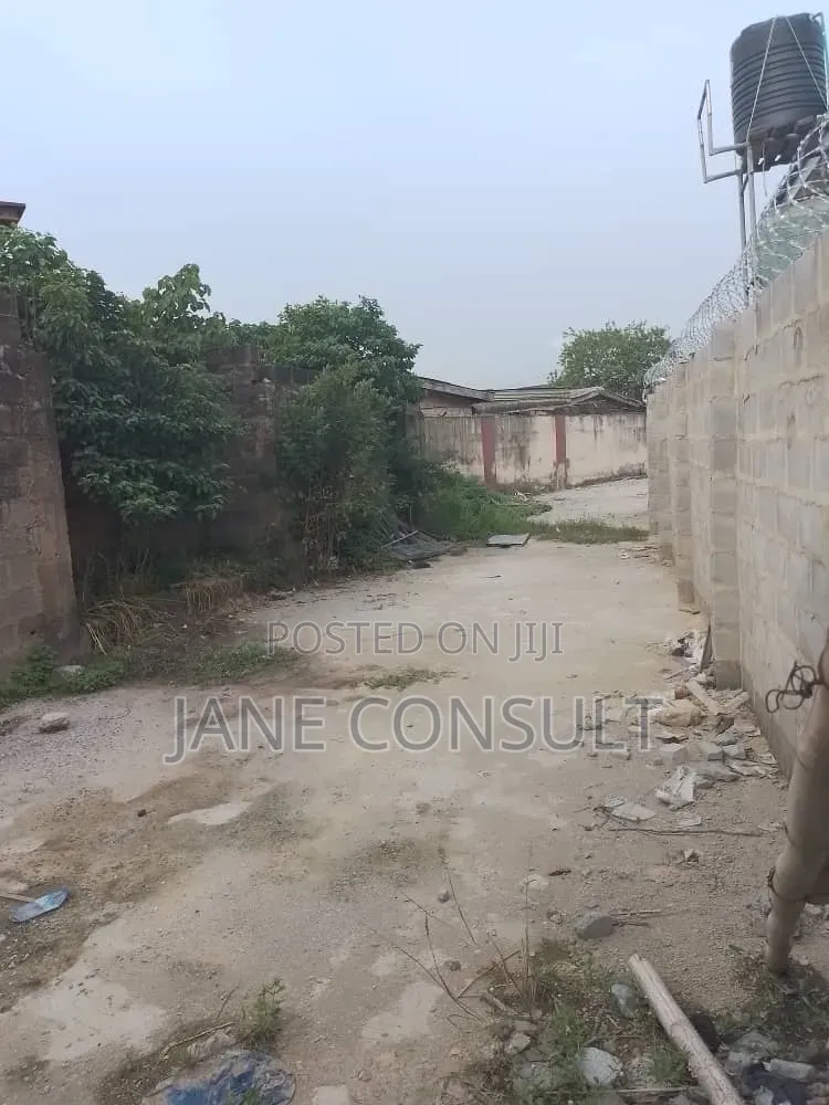 Demolishable Building for Sale