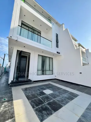 4bdrm Duplex in Chevron for sale