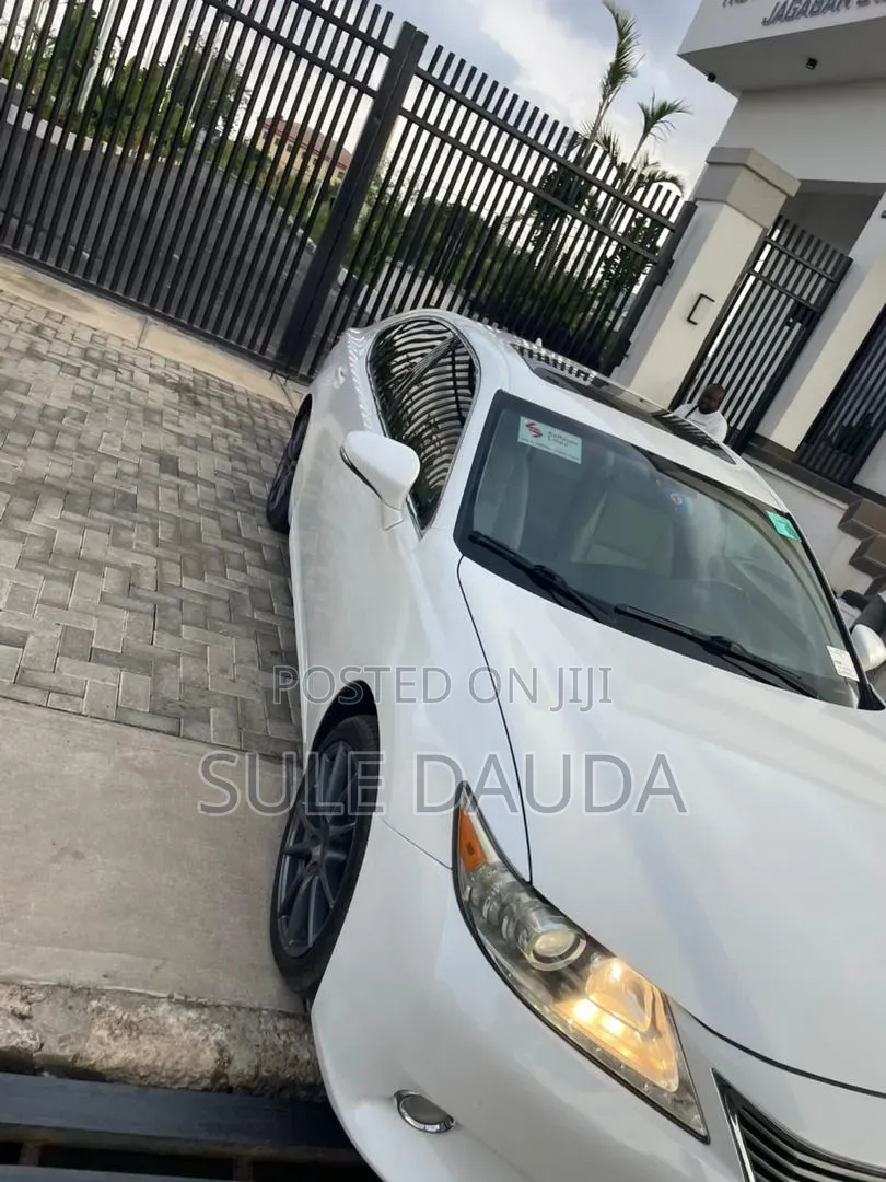 Lexus ES 2014 White