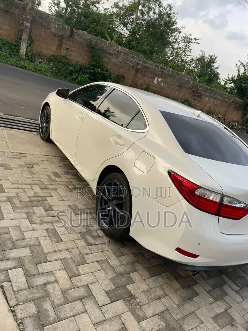 Lexus ES 2014 White