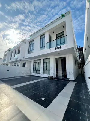 4bdrm Duplex in Chevron for sale