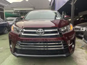 Toyota Highlander LE Plus 4x4 V6 (3.5L 6cyl 8A) 2017 Red
