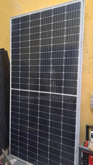 600watts Canadian Half-Cut Solar Panel