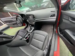 Hyundai Elantra Sport Sedan FWD (1.6L 4cyl 6M) 2017 Orange