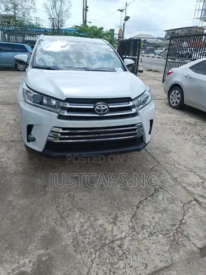 Toyota Highlander XLE V6 4x4 (3.5L 6cyl 6A) 2016 White
