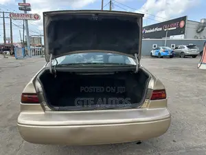 Toyota Camry Automatic 1999 Gold