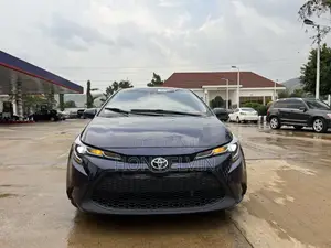 Toyota Corolla LE 2020 Blue
