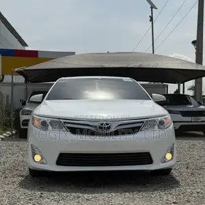 Toyota Camry XLE V6 4dr Sedan (3.5L 6cyl 6A) 2012 White