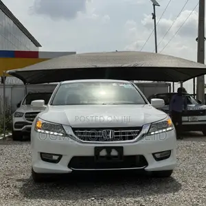 Honda Accord Touring V-6 4dr Sedan (3.5L 6cyl 6A) 2015 White
