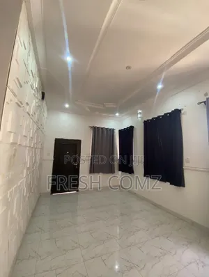 Mini Flat in Chevy View Chevron for rent