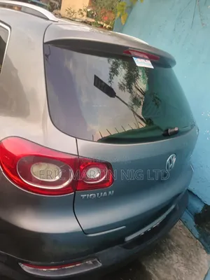Volkswagen Tiguan 2011 Gray