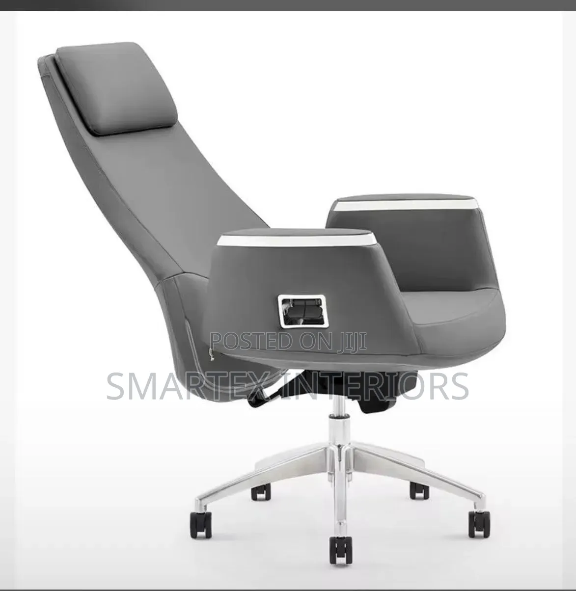 Executive Leather Swivel Office Chair