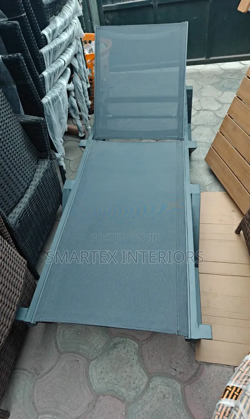 Classic Design Swimming Pool Bed
