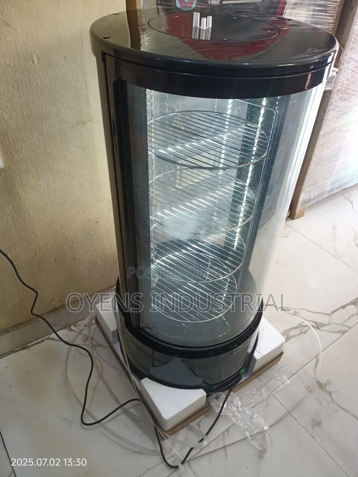 Rotating Cake Display, Refrigerator Chiller