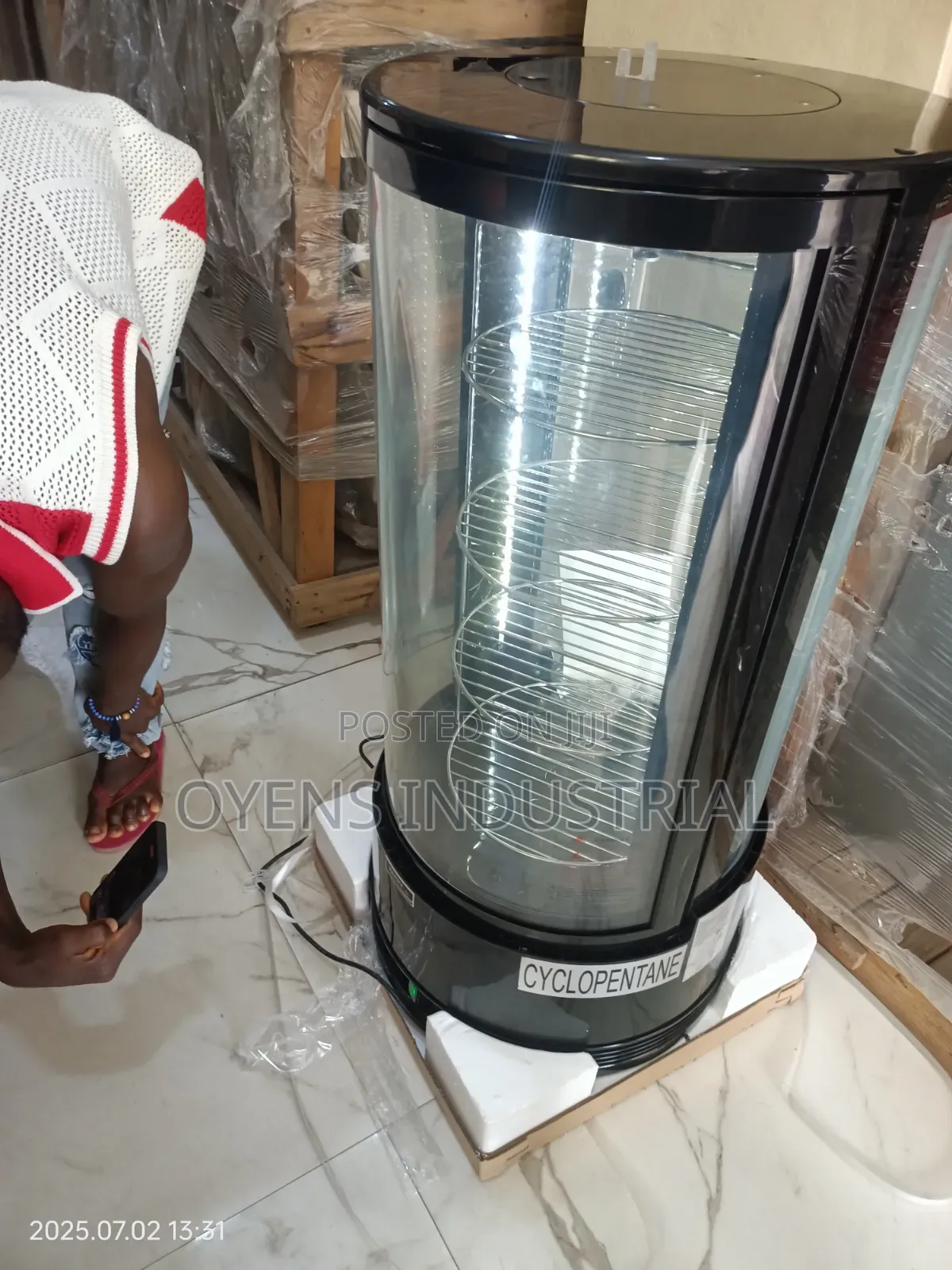 Rotating Cake Display, Refrigerator Chiller