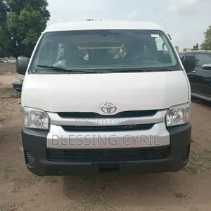 Toyota HiAce 2012 White