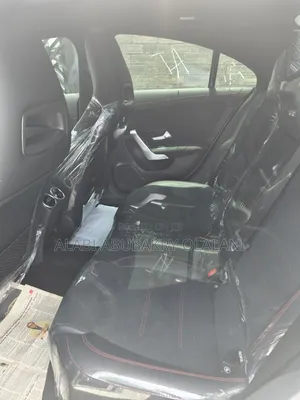 Mercedes-Benz C-Class 2022 Off white