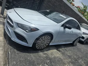 Mercedes-Benz C-Class 2022 Off white