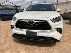 Toyota Highlander XLE 2022 White