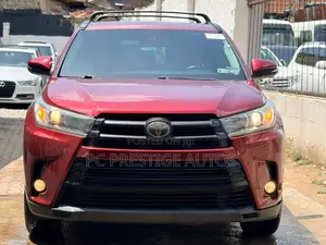 Toyota Highlander XLE V6 4x2 (3.5L 6cyl 6A) 2016 Red