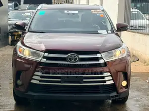 Toyota Highlander XLE 4x4 V6 (3.5L 6cyl 8A) 2017 Red
