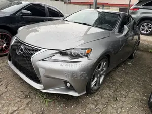 Lexus IS 2015 Gold