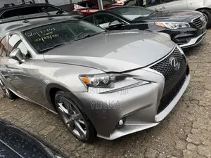 Lexus IS 2015 Gold