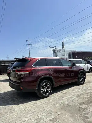 Toyota Highlander XLE V6 4x2 (3.5L 6cyl 6A) 2016 Brown