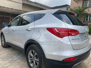 Hyundai Santa Fe GLS 4dr SUV (3.3L 6cyl 6A) 2015 Silver