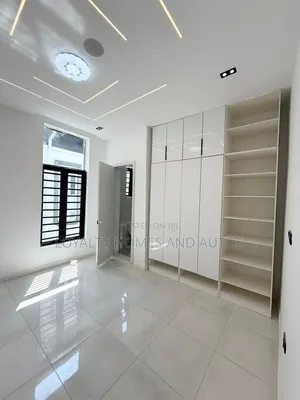 4bdrm Duplex in Ikota for sale