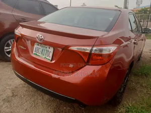 Toyota Corolla S 4dr Sedan (1.8L 4cyl CVT) 2015 Red