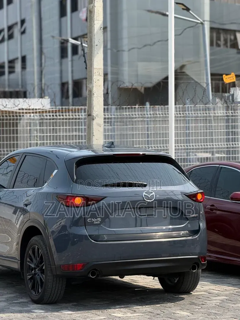 Mazda CX-5 2021 Blue