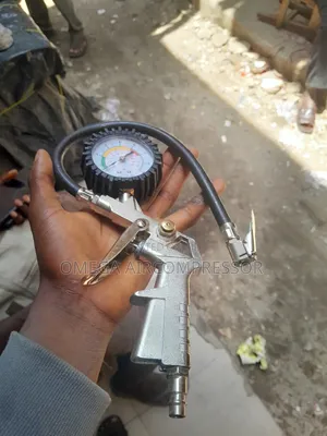 Car Tire Pressure Gauge With an Inflator Gun
