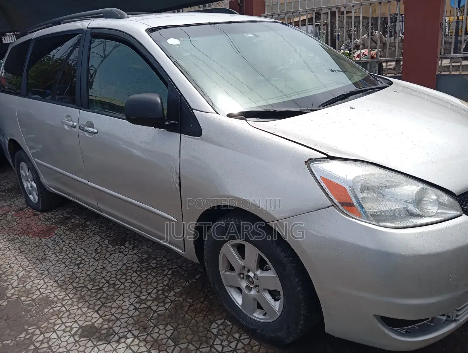 Toyota Sienna 2004 Silver