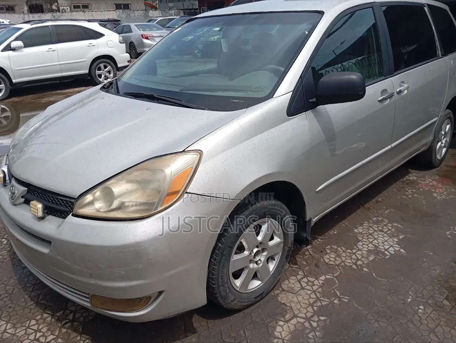 Toyota Sienna 2004 Silver